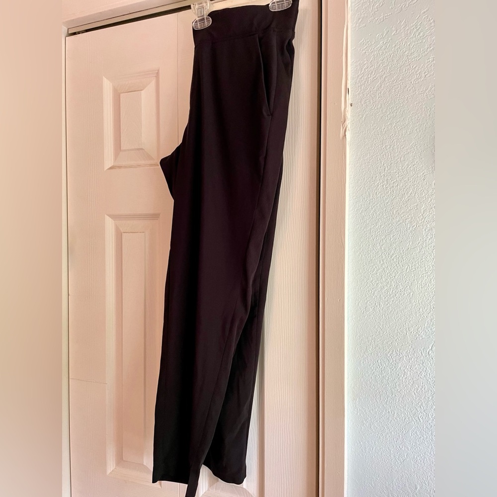 Good condition Athleta Leisure pants